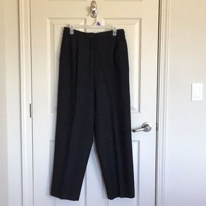 Women’s Pendleton heather gray, pleated slacks 100% wool, size 14